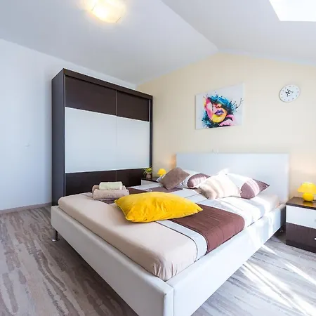 Clearview 2 Apartment *